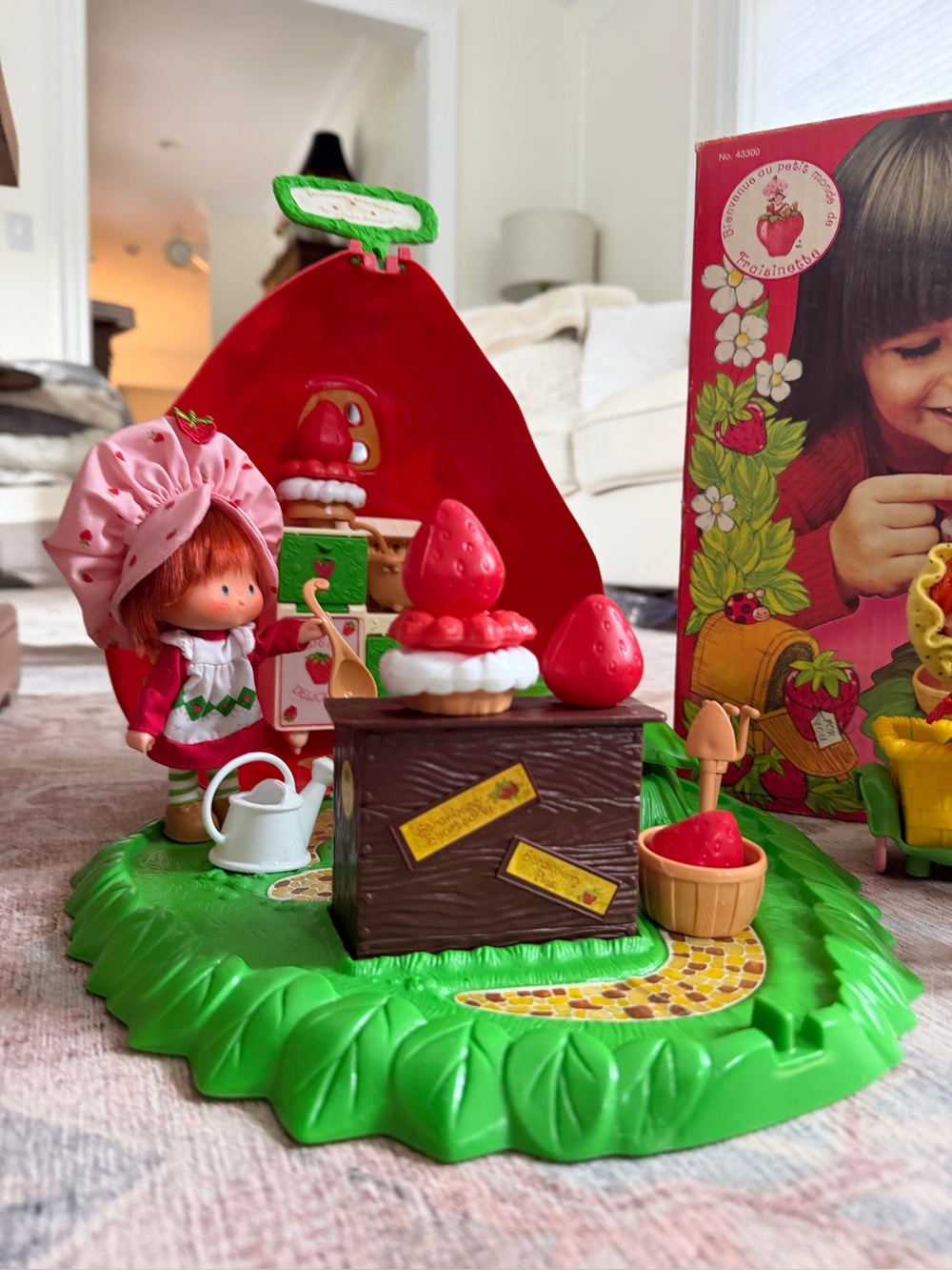 Vintage Kenner Strawberry Shortcake playset includes the original box